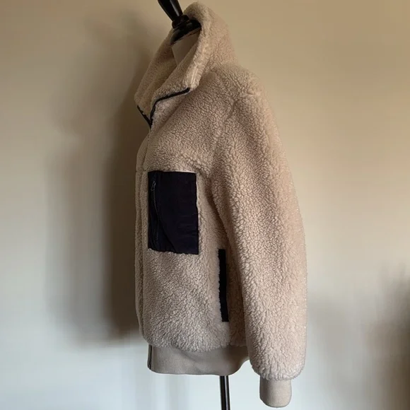 Aritzia Wilfred Free XS Teddy Sherpa Jacket Cream and Navy Blue